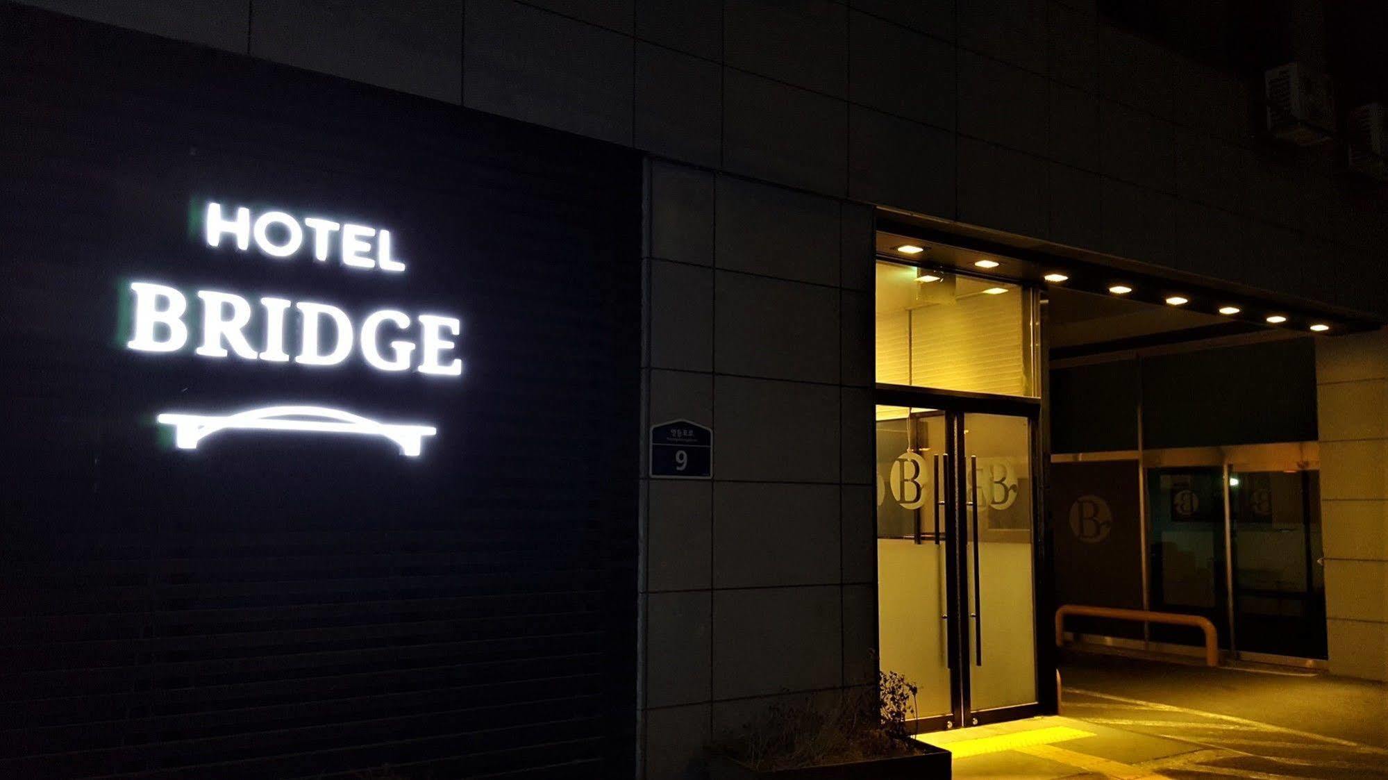 Hotel Bridge Сеул Экстерьер фото