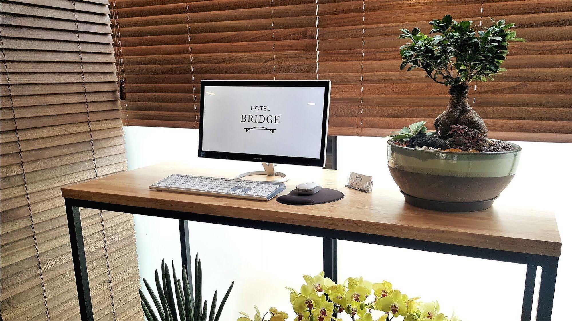 Hotel Bridge Сеул Экстерьер фото