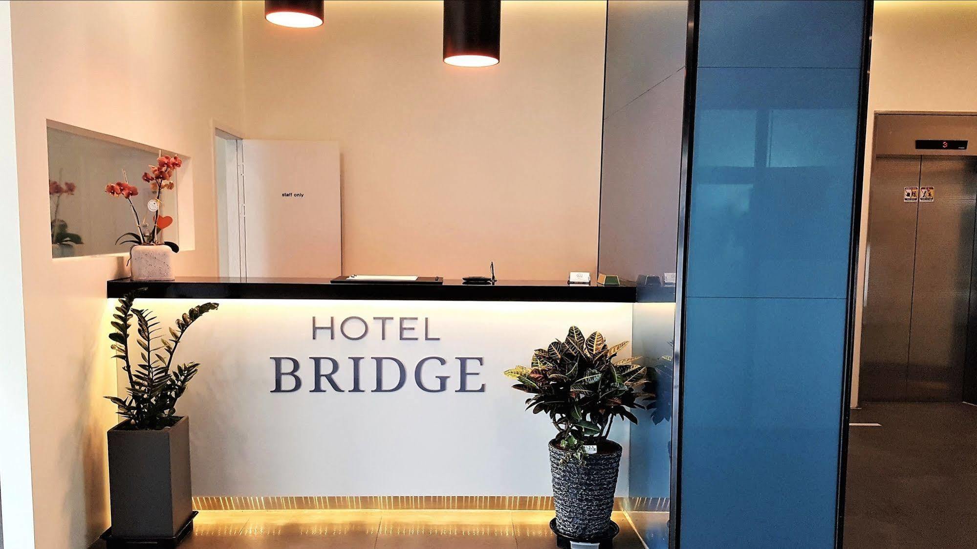 Hotel Bridge Сеул Экстерьер фото